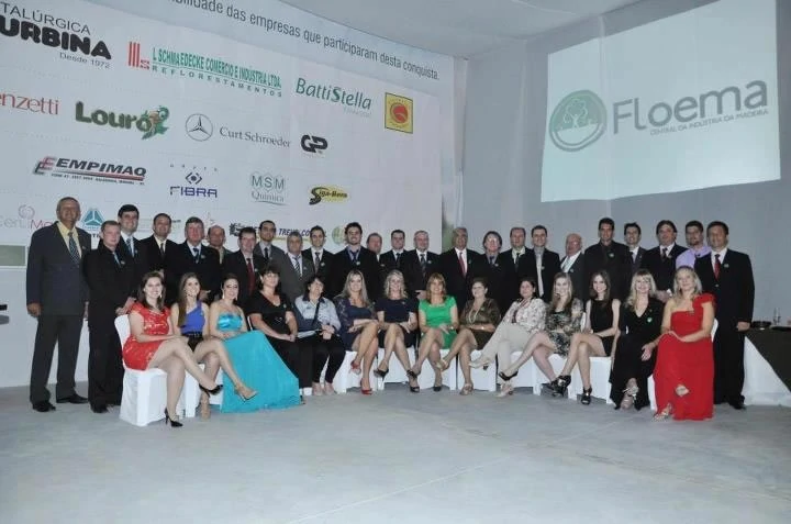 Fundação da Floema primeira central de negócios de madeireiras do Brasil.